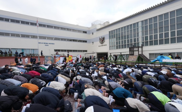 5.000 WNI salat Idulfitri di Masjid Indonesia Tokyo & Kompleks Sekolah Indonesia Tokyo 5.000 WNI salat Idulfitri di Masjid Indonesia Tokyo & Kompleks Sekolah Indonesia Tokyo