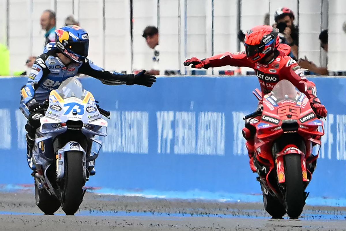 Marquez sadar akan bertarung dengan adiknya sendiri sampai akhir musim Marquez sadar akan bertarung dengan adiknya sendiri sampai akhir musim