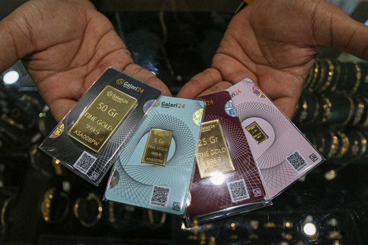 Harga emas Antam pada Jumat turun jadi Rp1,965 juta per gram Harga emas Antam pada Jumat turun jadi Rp1,965 juta per gram