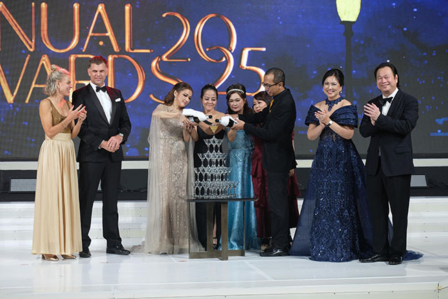 Ray White & Loan Market Celebrate Excellence at the 2025 Annual Awards Ray White & Loan Market Celebrate Excellence at the 2025 Annual Awards