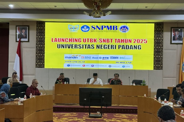 Diikuti 23.378 peserta, UTBK-SNBT 2025 di UNP resmi dibuka Diikuti 23.378 peserta, UTBK-SNBT 2025 di UNP resmi dibuka