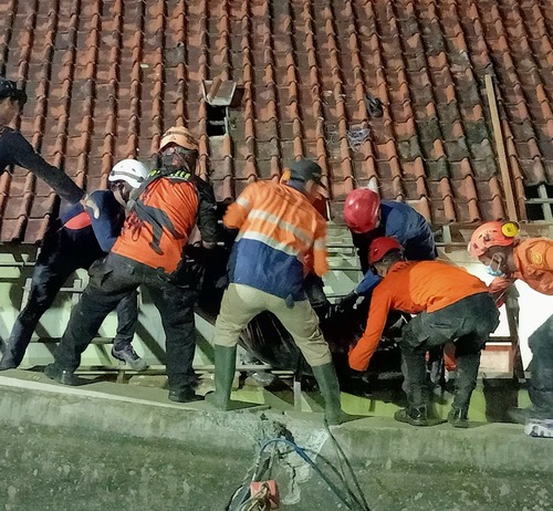 Kemensos menyantuni ahli waris dan korban luka santri Gontor