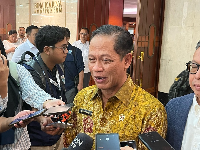 Menteri LH minta kawasan industri segera beralih ke gas untuk tekan polusi Menteri LH minta kawasan industri segera beralih ke gas untuk tekan polusi