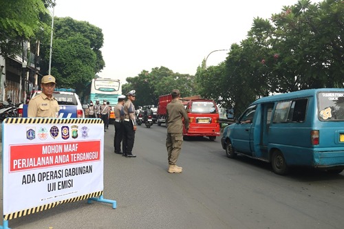 Prioritas uji emisi kendaraan berat di Jakut dan Jakbar
