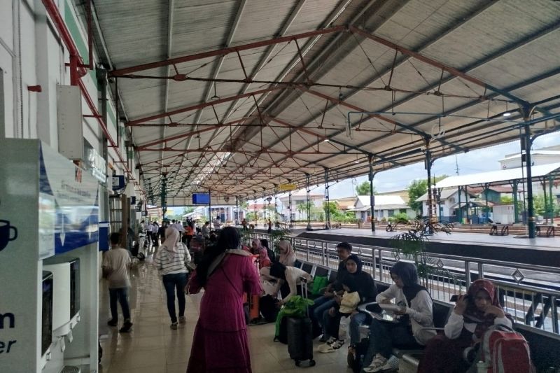 KAI Daop 7 sebut jumlah penumpang di Lebaran masih tinggi