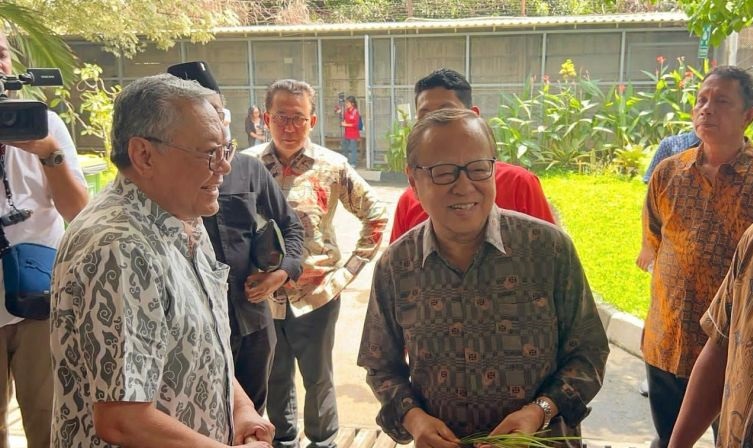 Uskup Agung Jakarta kunjungi Hasto Kristiyanto di Rutan KPK Uskup Agung Jakarta kunjungi Hasto Kristiyanto di Rutan KPK