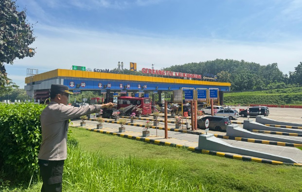 Arus balik Senin pagi mulai landai, one way lokal dinormalisasi Arus balik Senin pagi mulai landai, one way lokal dinormalisasi