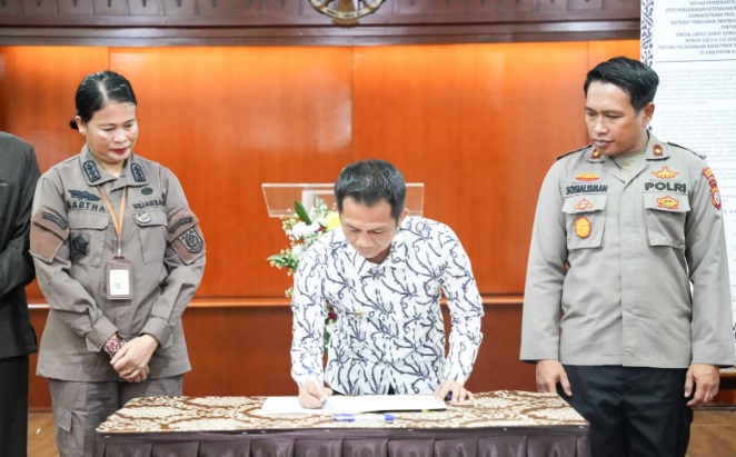 Pemkab Purwakarta siap berantas pungli dan percaloan tenaga kerja Pemkab Purwakarta siap berantas pungli dan percaloan tenaga kerja