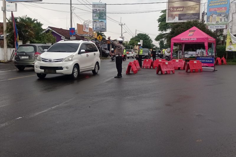 Ruas jalan nasional Rangkasbitung-Pandeglang padat lancar