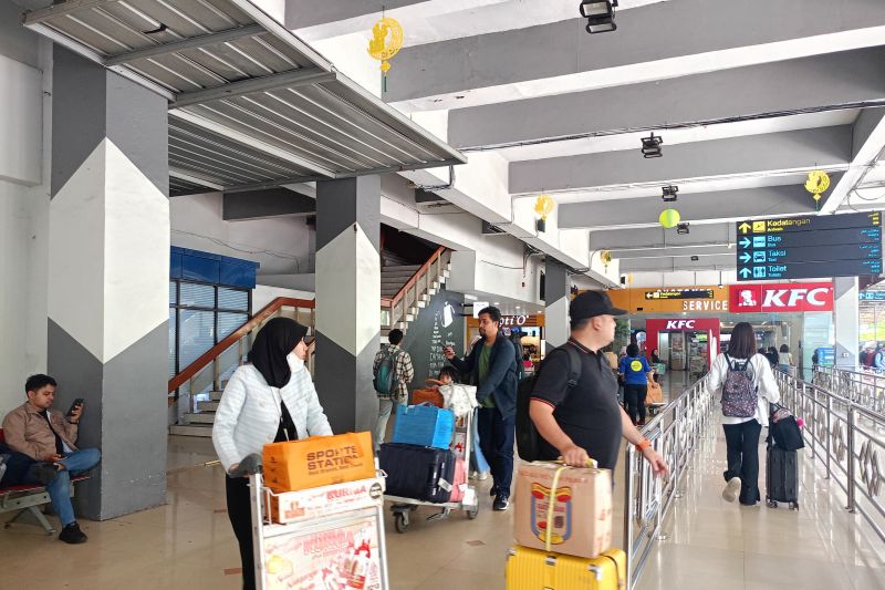 Pemudik bersyukur bisa dapat diskon tiket pesawat saat libur Lebaran Pemudik bersyukur bisa dapat diskon tiket pesawat saat libur Lebaran