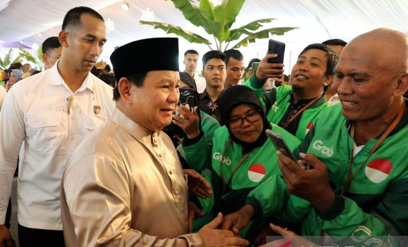 Pengamat: Antusiasme open house di Istana bantah kondisi mencekam di X Pengamat: Antusiasme open house di Istana bantah kondisi mencekam di X