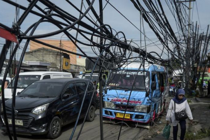 Pemkot Tangerang bentuk satgas penataan kabel udara yang semrawut Pemkot Tangerang bentuk satgas penataan kabel udara yang semrawut