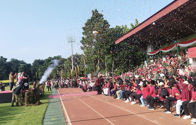 Kopassus ajak 4.000 anak main trampolin hingga bianglala di HUT ke-73