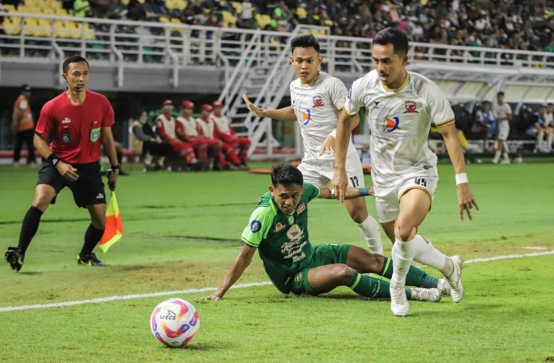 Klasemen Liga Indonesia: Persib Bandung masih kokoh di puncak Klasemen Liga Indonesia: Persib Bandung masih kokoh di puncak