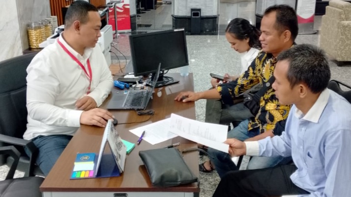 Suryatati-Ii Sumirat resmi gugat hasil PSU Pilkada Bengkulu Selatan ke MK Suryatati-Ii Sumirat resmi gugat hasil PSU Pilkada Bengkulu Selatan ke MK