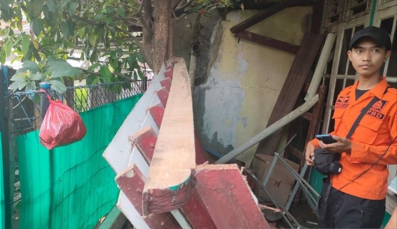 BNPB: Total 35 rumah rusak, dan satu luka ringan akibat gempa di Bogor BNPB: Total 35 rumah rusak, dan satu luka ringan akibat gempa di Bogor