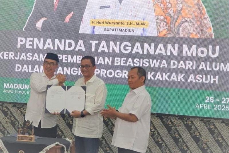 PP KAUJE dan Unej teken kerja sama Program Beasiswa Kakak Asuh
