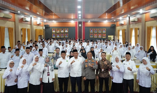 Kanwil Kemenagsu gelar penandatanganan komitmen bersama PPDBM TP 2025/2026 Kanwil Kemenagsu gelar penandatanganan komitmen bersama PPDBM TP 2025/2026