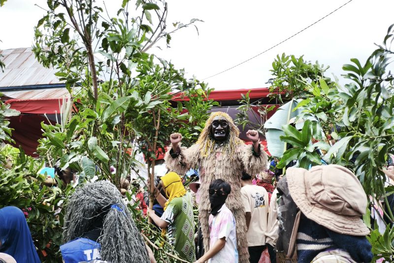 Mengenal Pesta Sekura Cakak Buah di Lampung Barat Mengenal Pesta Sekura Cakak Buah di Lampung Barat