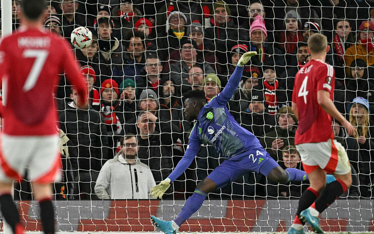 Blunder Onana jadi sorotan usai MU imbang di kandang Lyon Blunder Onana jadi sorotan usai MU imbang di kandang Lyon