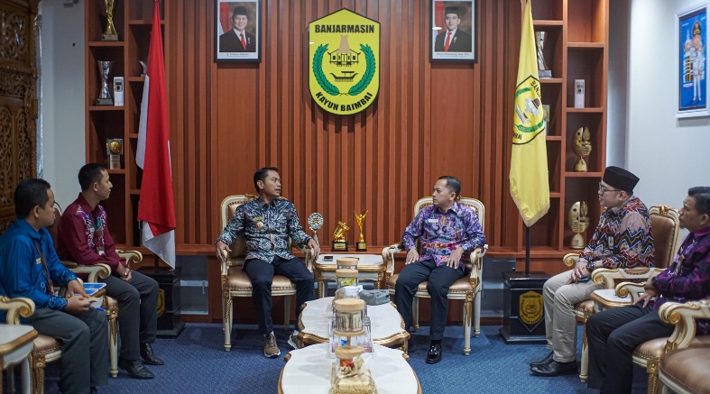 Bertemu Wali Kota Banjarmasin, Ombudsman Kalsel sampaikan Ombudsman Brief Bertemu Wali Kota Banjarmasin, Ombudsman Kalsel sampaikan Ombudsman Brief