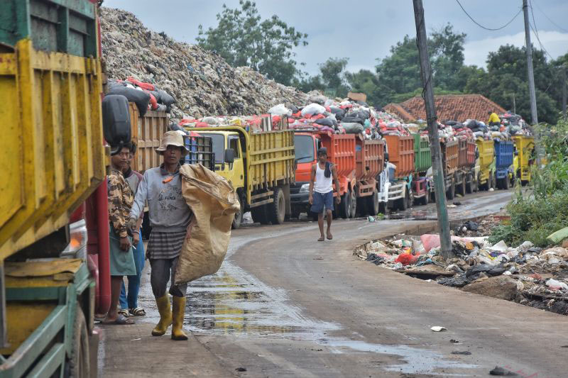 Volume sampah warga Bekasi meningkat usai Lebaran