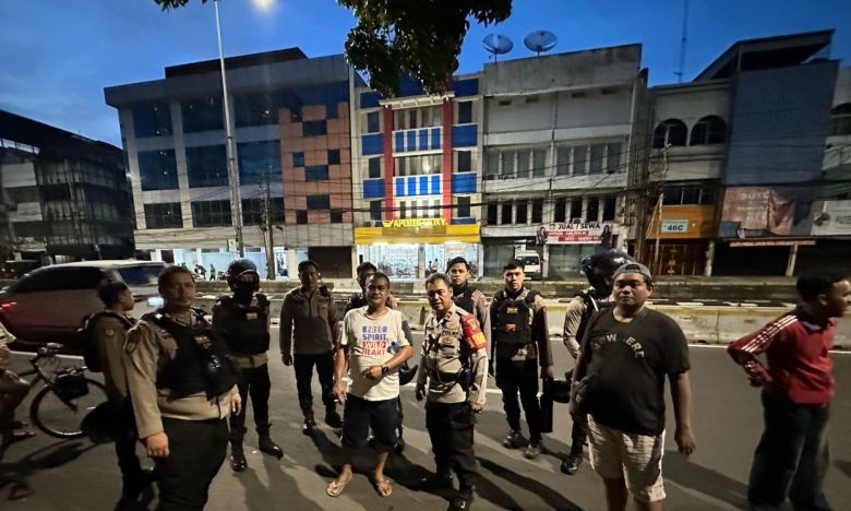 Polisi gagalkan tawuran di Jakpus dan sita empat celurit Polisi gagalkan tawuran di Jakpus dan sita empat celurit