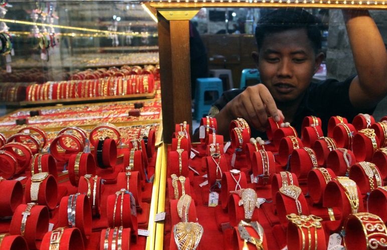 Harga emas Antam hari ini turun Rp4.000 jadi Rp1,754 juta per gram Harga emas Antam hari ini turun Rp4.000 jadi Rp1,754 juta per gram
