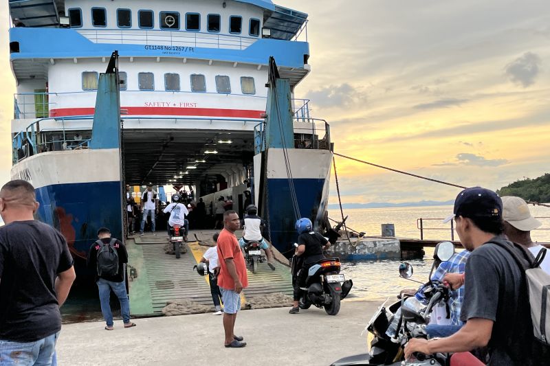 BPTD Maluku: Penumpang arus balik di Pelabuhan Hunimua capai 1.231 BPTD Maluku: Penumpang arus balik di Pelabuhan Hunimua capai 1.231