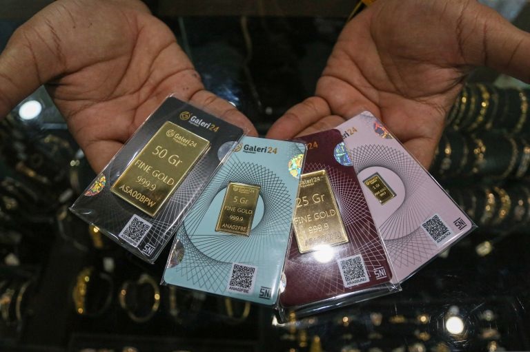 Harga emas Antam-UBS-Galeri24 di Pegadaian tetap stabil pada Senin