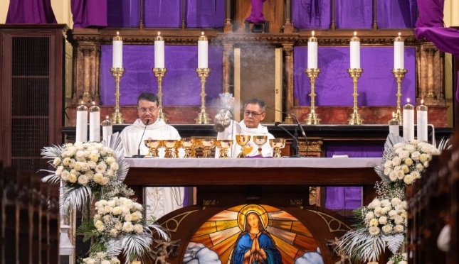 Gereja Katedral ajak umat saling mengasihi dan semakin peduli Gereja Katedral ajak umat saling mengasihi dan semakin peduli