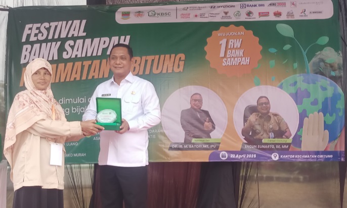 Festival Bank Sampah Cibitung: Dorong 1 RW, 1 Bank Sampah di 2025 Festival Bank Sampah Cibitung: Dorong 1 RW, 1 Bank Sampah di 2025