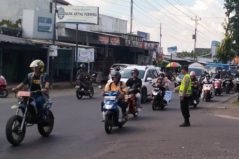 Polisi imbau pemilir jalur Purbalingga-Pemalang tingkatkan kewaspadaan Polisi imbau pemilir jalur Purbalingga-Pemalang tingkatkan kewaspadaan