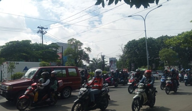 Polisi terapkan rekayasa lalu lintas di Jalur pantura saat arus balik Polisi terapkan rekayasa lalu lintas di Jalur pantura saat arus balik