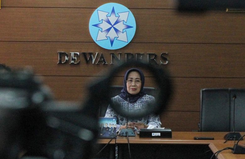 Menghadapi upaya kambing hitam dalam teror kepala babi