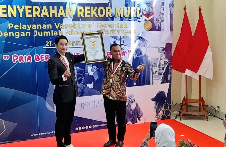 Layanan vasektomi Kemendukbangga capai 2.000 akseptor raih rekor MURI Layanan vasektomi Kemendukbangga capai 2.000 akseptor raih rekor MURI