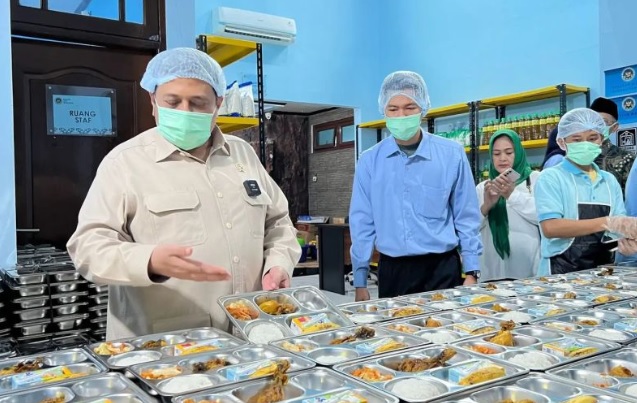 Ekonom: Efek positif anggaran Makan Bergizi Gratis tak sekadar teori Ekonom: Efek positif anggaran Makan Bergizi Gratis tak sekadar teori