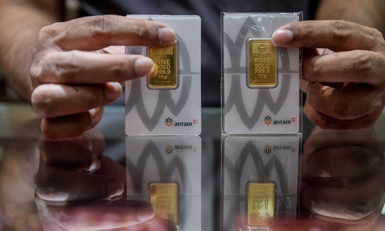Emas Antam pada Senin naik Rp15.000 menjadi Rp1,980 juta per gram
