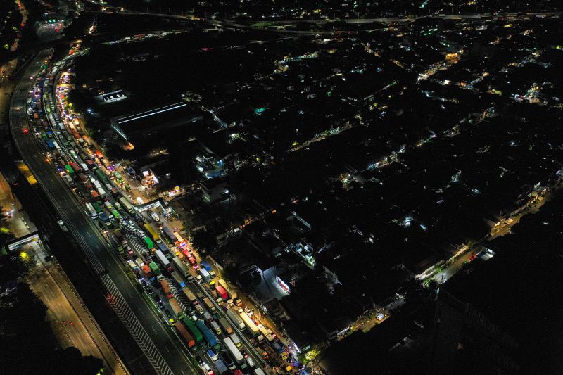 Pelindo batasi jumlah kontainer di Tanjung Priok hingga kondisi normal Pelindo batasi jumlah kontainer di Tanjung Priok hingga kondisi normal