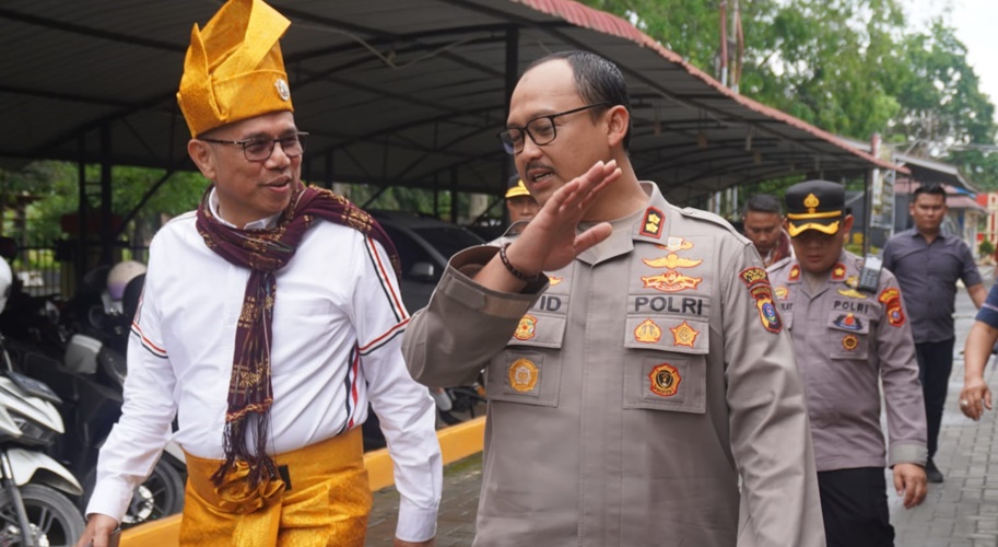 Anggota DPR RI Hinca Panjaitan apresiasi kinerja Kapolres Langkat terkait Tahti dan SPPG Anggota DPR RI Hinca Panjaitan apresiasi kinerja Kapolres Langkat terkait Tahti dan SPPG