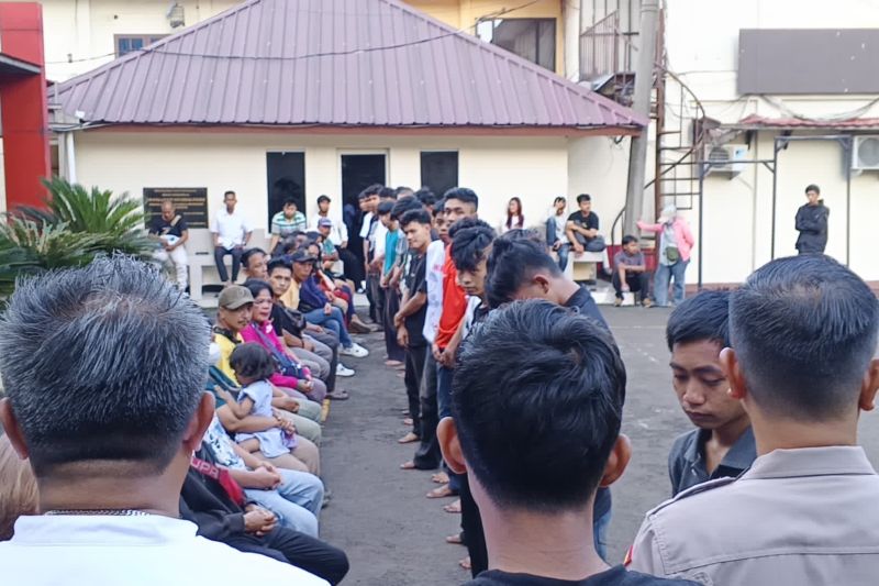 Polisi pulangkan belasan remaja yang terlibat tawuran