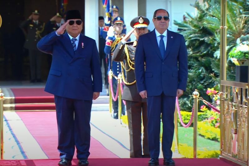 Prabowo disambut hangat El-Sisi setibanya di Istana Al-Ittihadiya Prabowo disambut hangat El-Sisi setibanya di Istana Al-Ittihadiya