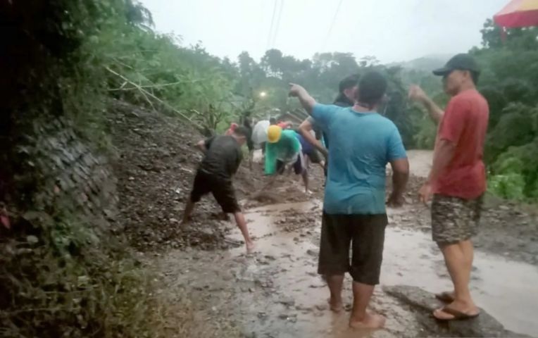 BNPB: Tidak ada korban jiwa dalam banjir disertai longsor di Cilacap BNPB: Tidak ada korban jiwa dalam banjir disertai longsor di Cilacap