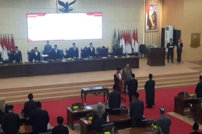 DPRD Bekasi tunggu usulan partai berhentikan anggota terjerat korupsi DPRD Bekasi tunggu usulan partai berhentikan anggota terjerat korupsi