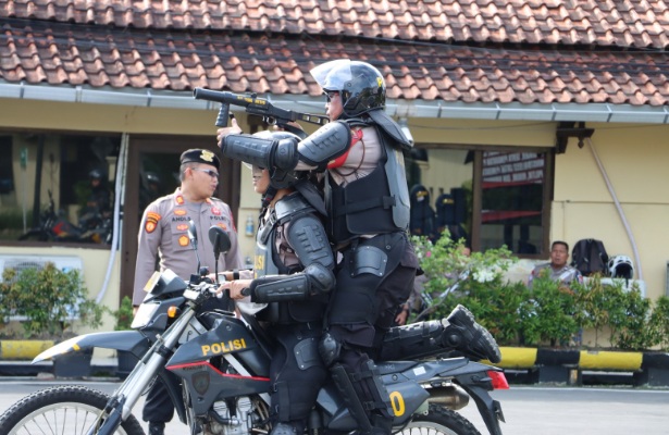 Tingkatkan kemampuan pengendalian massa, Kapolres Tegal gelar pelatihan Tingkatkan kemampuan pengendalian massa, Kapolres Tegal gelar pelatihan