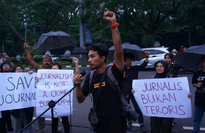 Aliansi Jurnalis Semarang menentang kekerasan terhadap jurnalis Aliansi Jurnalis Semarang menentang kekerasan terhadap jurnalis