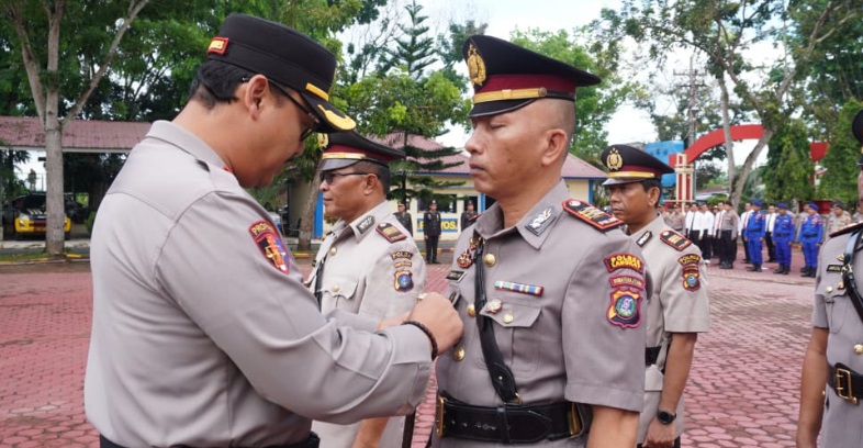 Empat Kapolsek diganti, Kapolres Langkat: Hindari penyimpangan sekecil apapun Empat Kapolsek diganti, Kapolres Langkat: Hindari penyimpangan sekecil apapun
