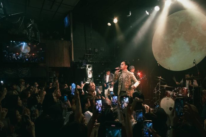 Ratusan pengunjung padati konser pertama DMASIV di Jepang
