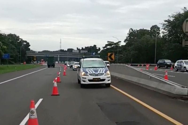 Diskresi Kepolisian, contraflow diterapkan di Tol Jagorawi arah Puncak Diskresi Kepolisian, contraflow diterapkan di Tol Jagorawi arah Puncak