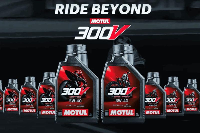 Motul beri pelumas 300V untuk peserta Mandalika Trackday Experience Motul beri pelumas 300V untuk peserta Mandalika Trackday Experience